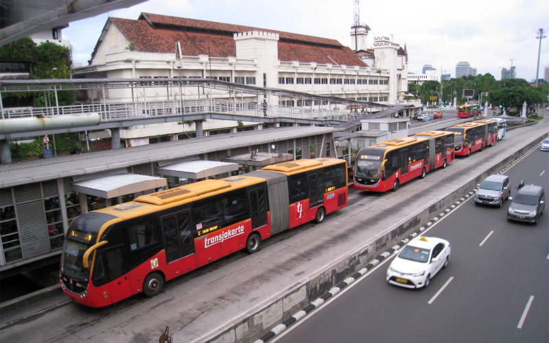 Bus Trans Jakarta (Charlestoncurrents)