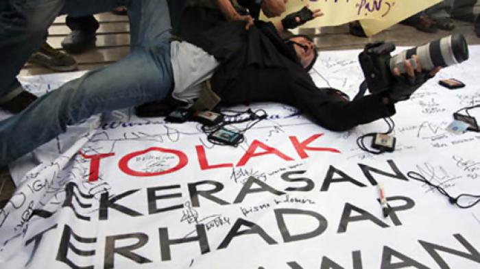 Ilustrasi Kekerasan Terhadap Wartawan. (Foto: Poros Wartawan Jakarta)