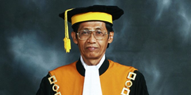Almarhum Artidjo Alkostar, hakim yang ditakuti para koruptor (foto: merdeka)