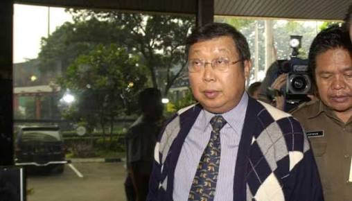 Sjamsul Nursalim, salah satu tersangka kasus korupsi yang lari ke Singapura. (foto: tempo)