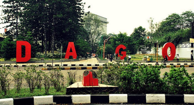 Tampilan Jalan Dago, Bandung masa kini (pariwisatabandung)