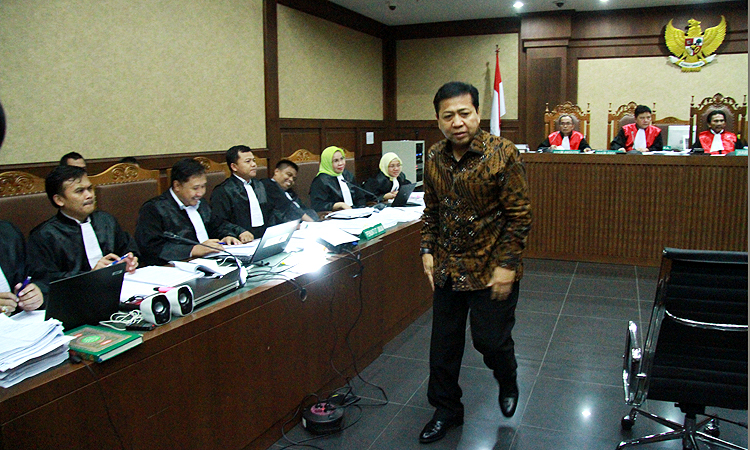 Setya Novanto di Pengadilan Tipikor, Jakarta Pusat (foto: law-justice.co/ Robinsar Nainggolan)