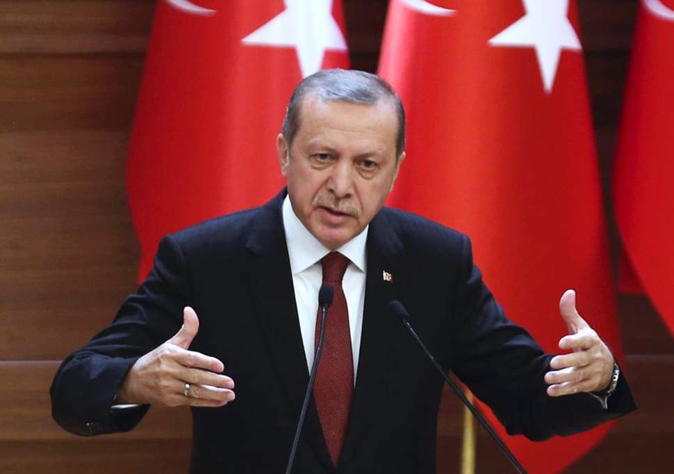Presiden Turki Recep Tayyip Erdogan tangka 10 pensiunan jenderal karena takut aksi kudeta (Foto: The Independent)