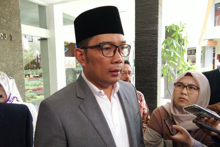 Gubernur Jawa Barat, Ridwan Kamil dukung AHY dan minta jangan diganggu terkait isu KLB (Foto: Kompas)
